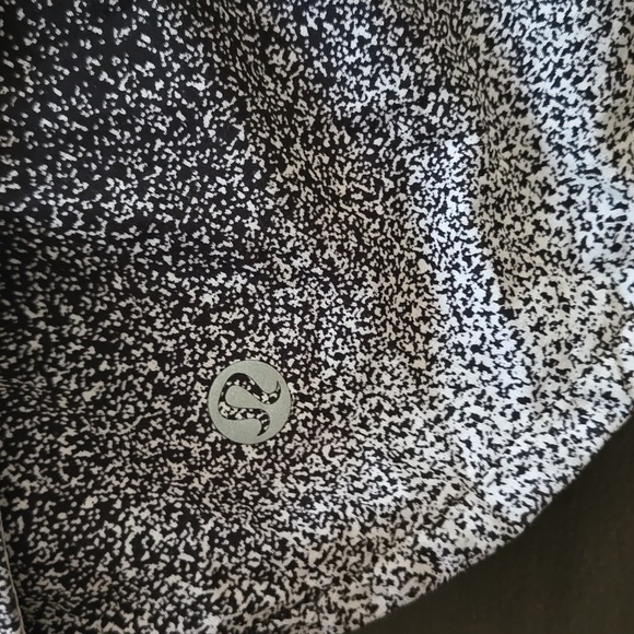 Lululemon Speed Up Shorts Sz 12 - Picture 3 of 6